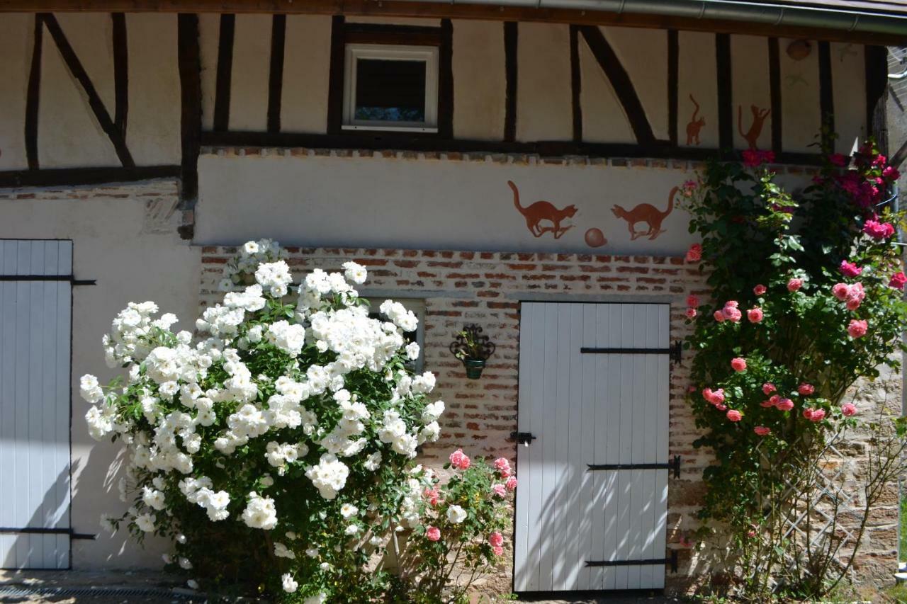 La Licorne Acomodação com café da manhã Lamarche-Sur-Saone Exterior foto